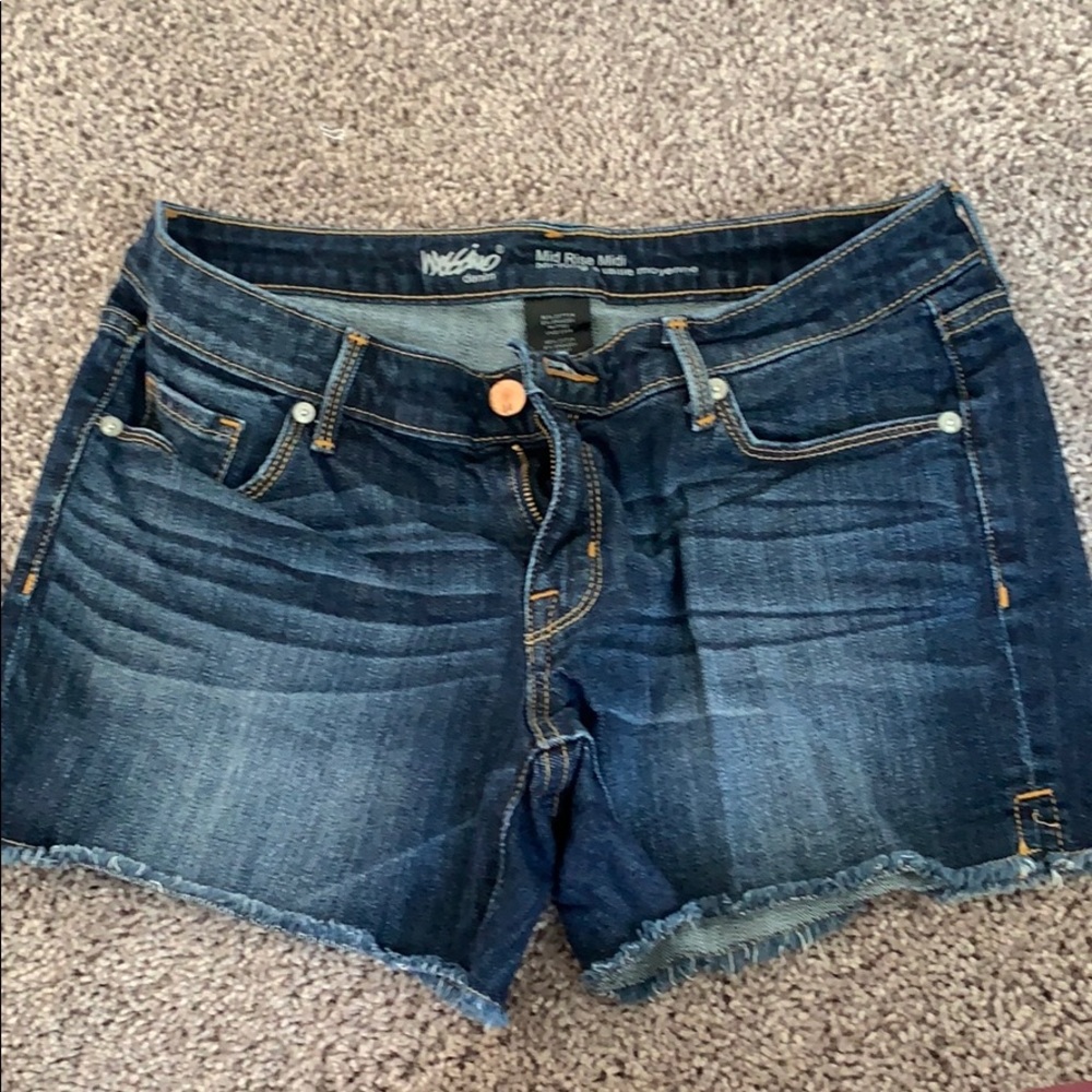 Mid rise Mossimo Short